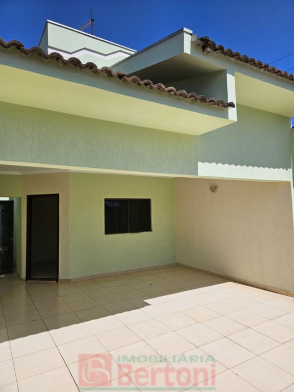 Residência para venda no Conjunto Novo Centauro em Arapongas com 106,9m² por R$ 420.000,00