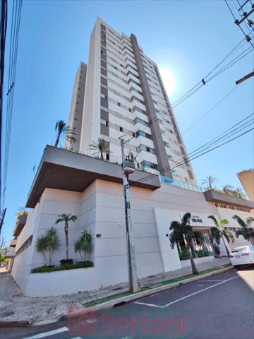 Apartamento para locacao no Centro em Arapongas com 90m² por R$ 2.000,00