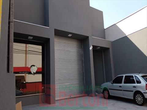 Sala Comercial para locacao no Conjunto Del Condor em Arapongas com 200m² por R$ 2.810,00