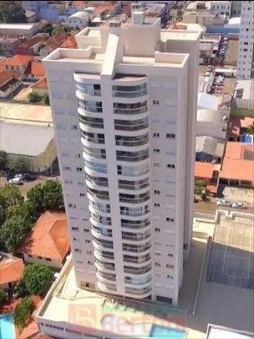 Apartamento para locacao no Centro em Arapongas com 0m² por R$ 4.210,00