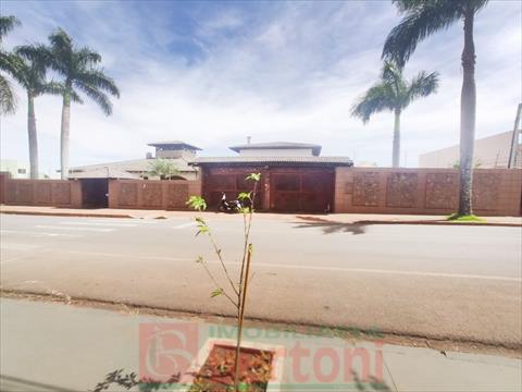 Residência Comercial para venda no Centro em Arapongas com 601m² por R$ 3.100.000,00
