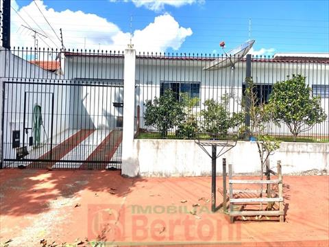 Residência para venda no Jardim Bandeirantes em Arapongas com 205m² por R$ 650.000,00