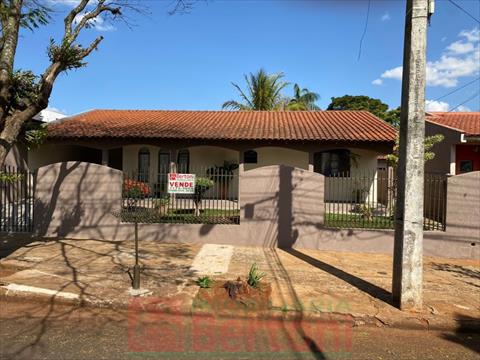 Residência para venda no Jardim Petropolis em Arapongas com 174,2m² por R$ 380.000,00