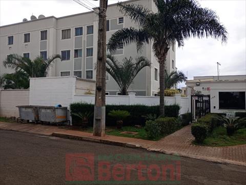 Apartamento para venda no Jardim Aeroporto em Arapongas com 45m² por R$ 130.000,00