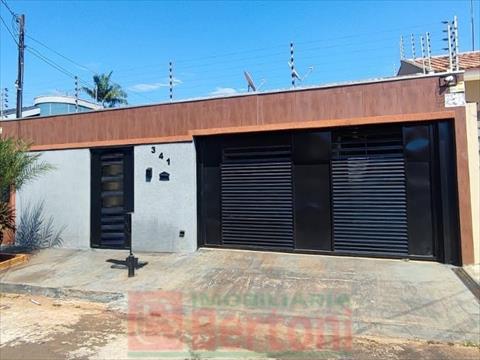 Residência para venda no Jardim Santo Antonio em Arapongas com 0m² por R$ 480.000,00