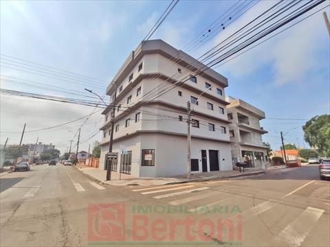 Apartamento para locacao no Centro em Arapongas com 0m² por R$ 2.000,00