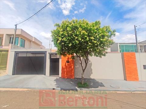 Residência para venda no Jardim Morumbi em Arapongas com 250m² por R$ 1.100.000,00