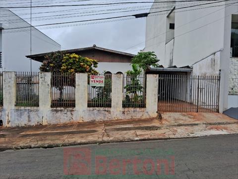 Residência para venda no Centro em Arapongas com 140m² por R$ 600.000,00