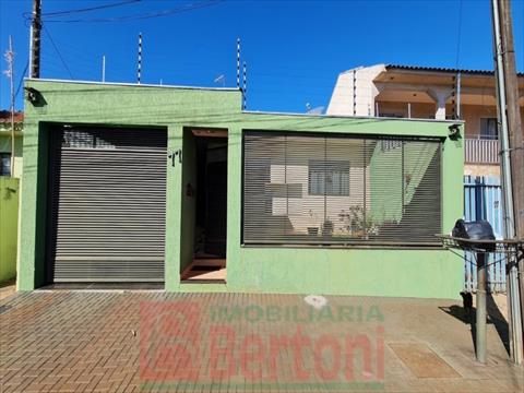 Residência para venda no Jardim Columbia IV em Arapongas com 124m² por R$ 440.000,00