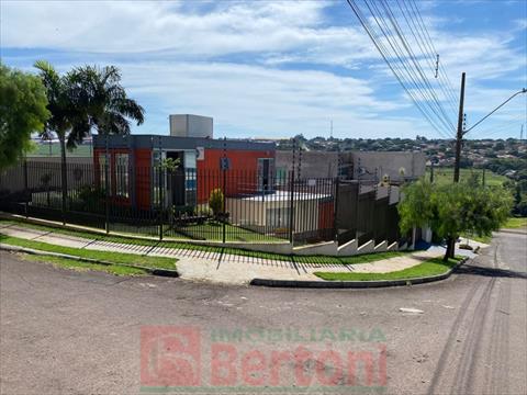 Residência para venda no Jardim Santa Alice em Arapongas com 200m² por R$ 400.000,00