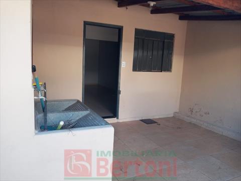 Residência para venda no Vila Araponguinha em Arapongas com 160m² por R$ 300.000,00