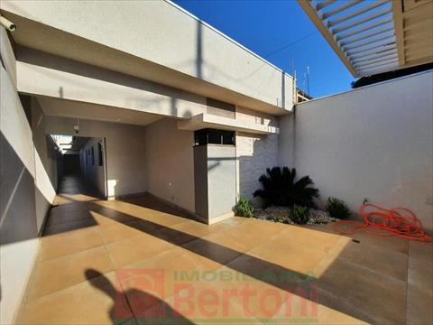Residência para venda no Jardim Casa Grande em Arapongas com 152m² por R$ 480.000,00