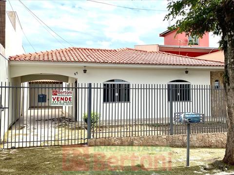Residência para venda no Jardim Bandeirantes em Arapongas com 143m² por R$ 450.000,00