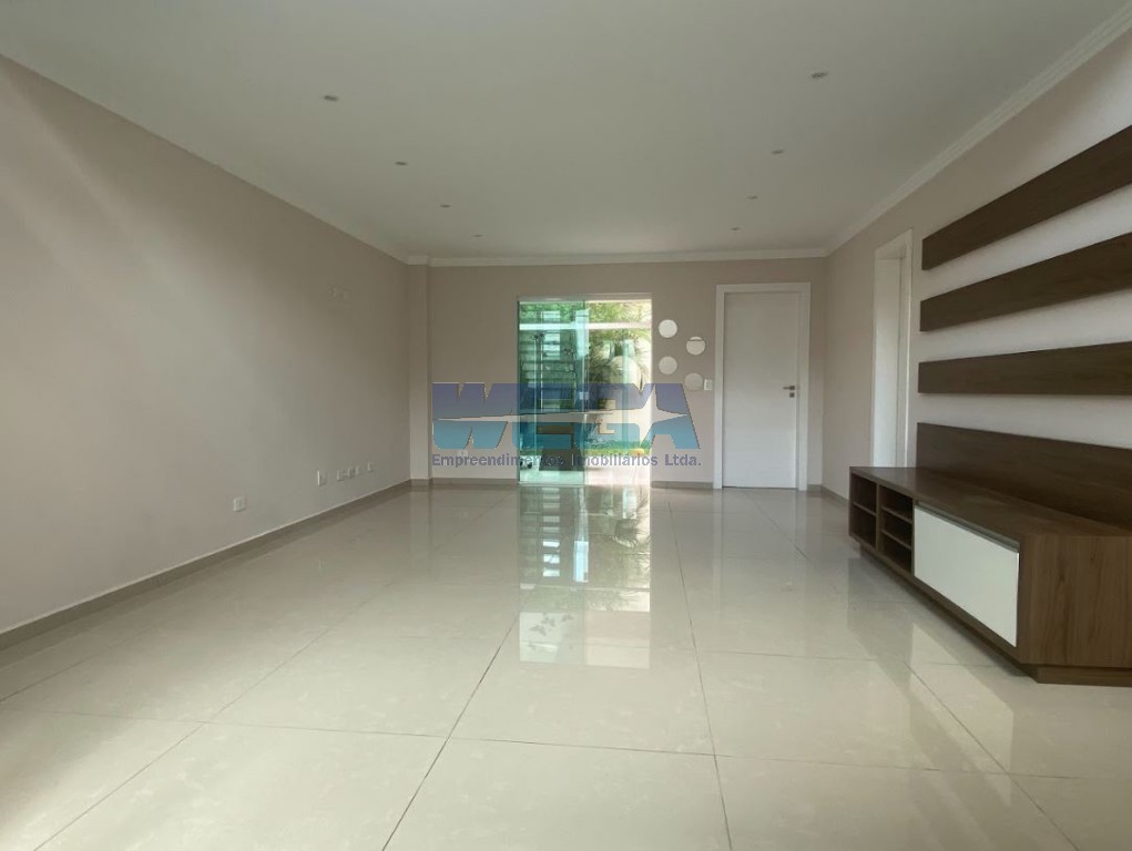 Casa para alugar em Orleans, Curitiba — Portal Chave Fácil