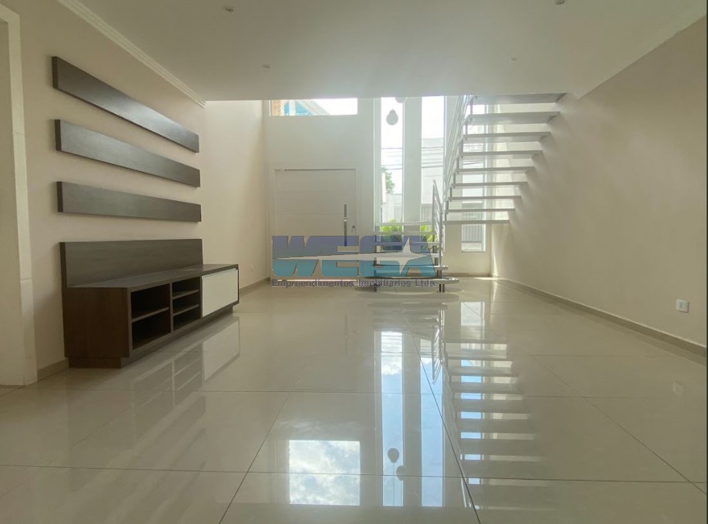 Casa para alugar em Orleans, Curitiba — Portal Chave Fácil