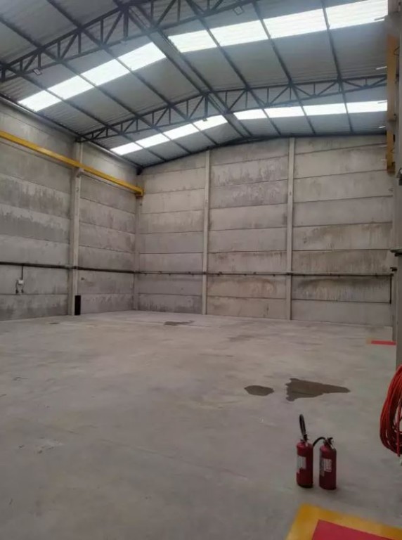 Barracão/Galpão para alugar em Boqueirao, Curitiba — Portal Chave Fácil