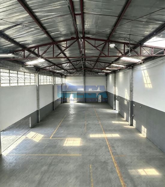 Galpão/Depósito/Armazém à venda em Parolin, Curitiba — Portal Chave Fácil