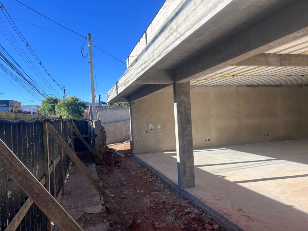 Loja para locacao no Centro em Araucaria com 200m² por R$ 16.500,00