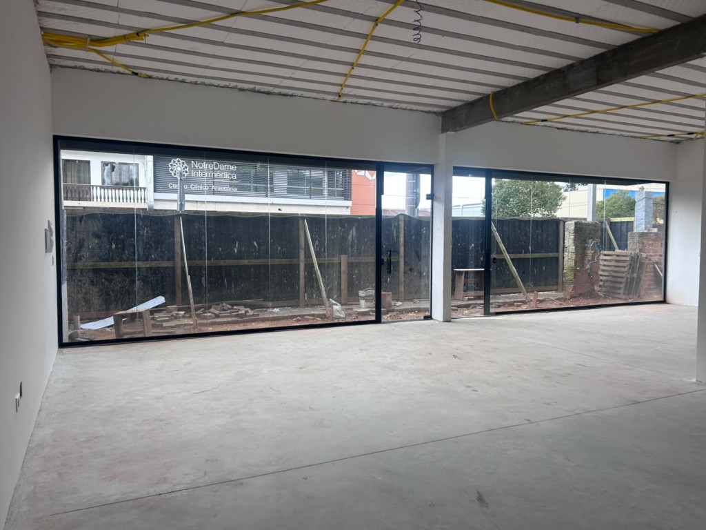 Loja para locacao no Centro em Araucaria com 200m² por R$ 16.500,00