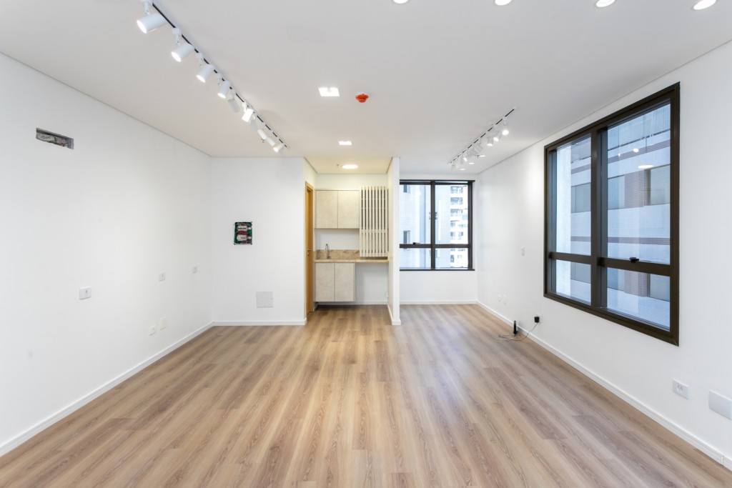 Cjto Comercial_sala para locacao no Cabral em Curitiba com 58m² por R$ 2.750,00