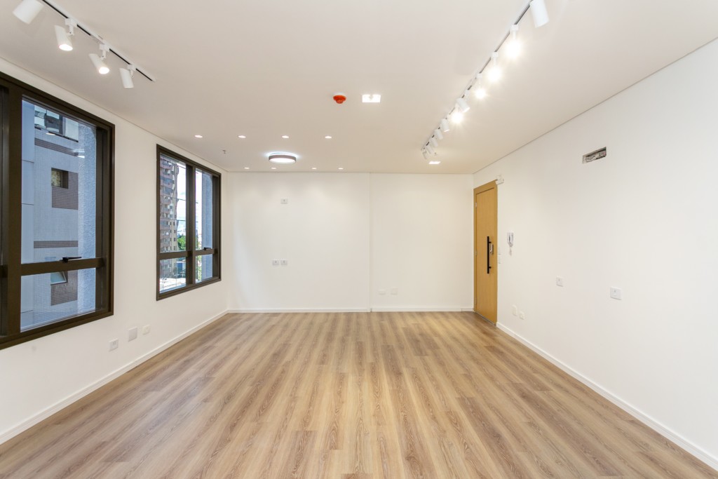 Cjto Comercial_sala para locacao no Cabral em Curitiba com 58m² por R$ 2.750,00