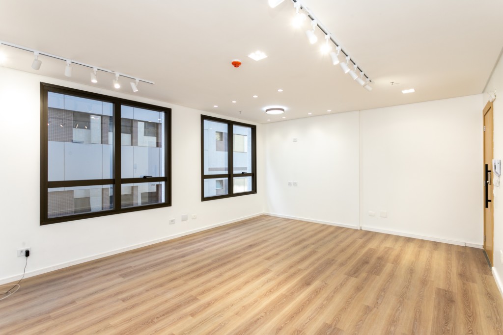 Cjto Comercial_sala para locacao no Cabral em Curitiba com 58m² por R$ 2.750,00