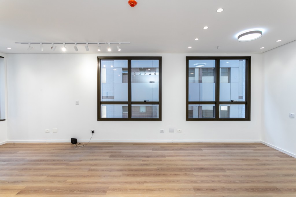 Cjto Comercial_sala para locacao no Cabral em Curitiba com 58m² por R$ 2.750,00