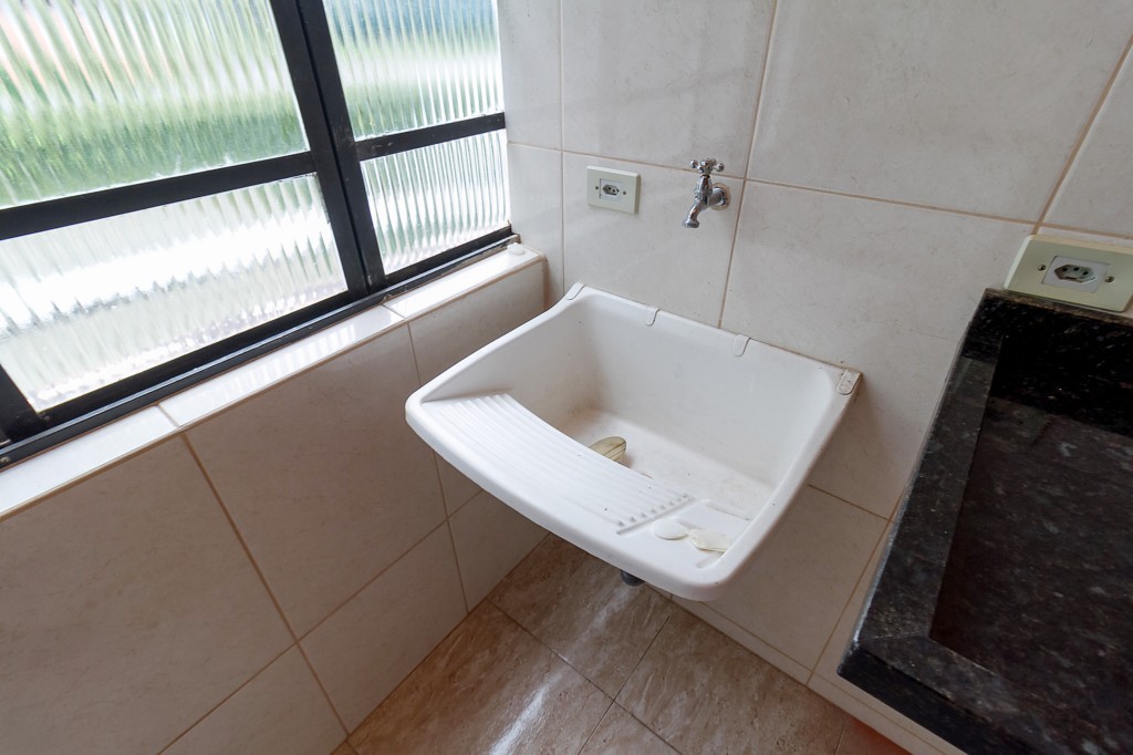 Apartamento para locacao no Merces em Curitiba com 35m² por R$ 1.650,00
