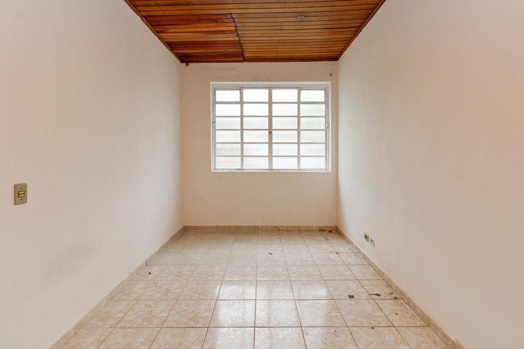 Apartamento para locacao no Merces em Curitiba com 35m² por R$ 1.650,00