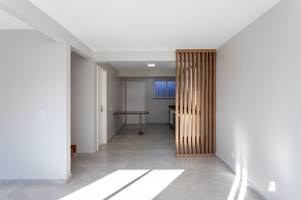 Sobrado para locacao no Ahu em Curitiba com 99,86m² por R$ 4.950,00