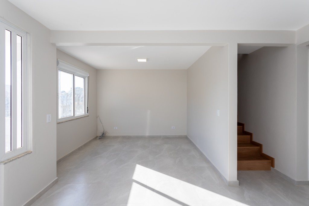 Sobrado para locacao no Ahu em Curitiba com 99,86m² por R$ 4.950,00