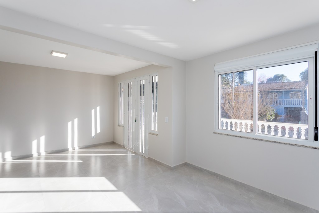 Sobrado para locacao no Ahu em Curitiba com 99,86m² por R$ 4.950,00