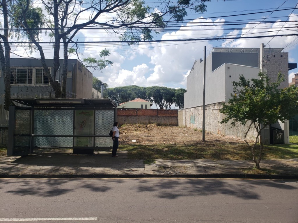 Terreno para venda no Alto da Rua XV em Curitiba com 354m² por R$ 725.000,00