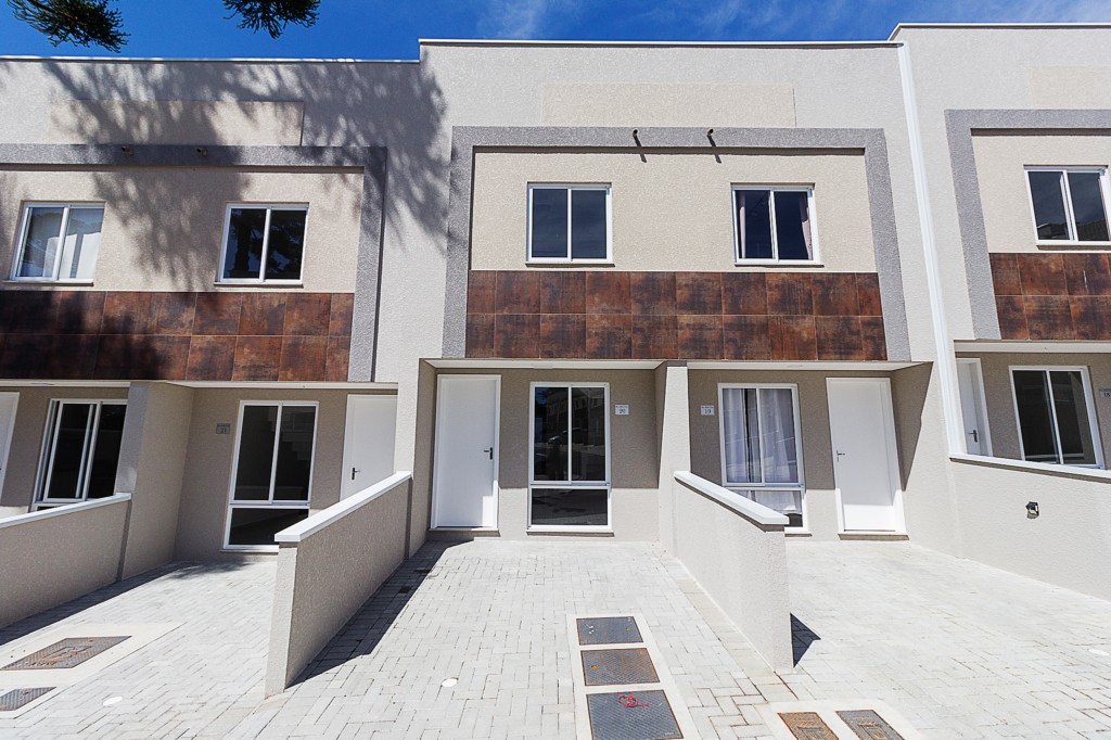 Casa Residencial para locacao no Santa Candida em Curitiba com 52,89m² por R$ 2.860,00