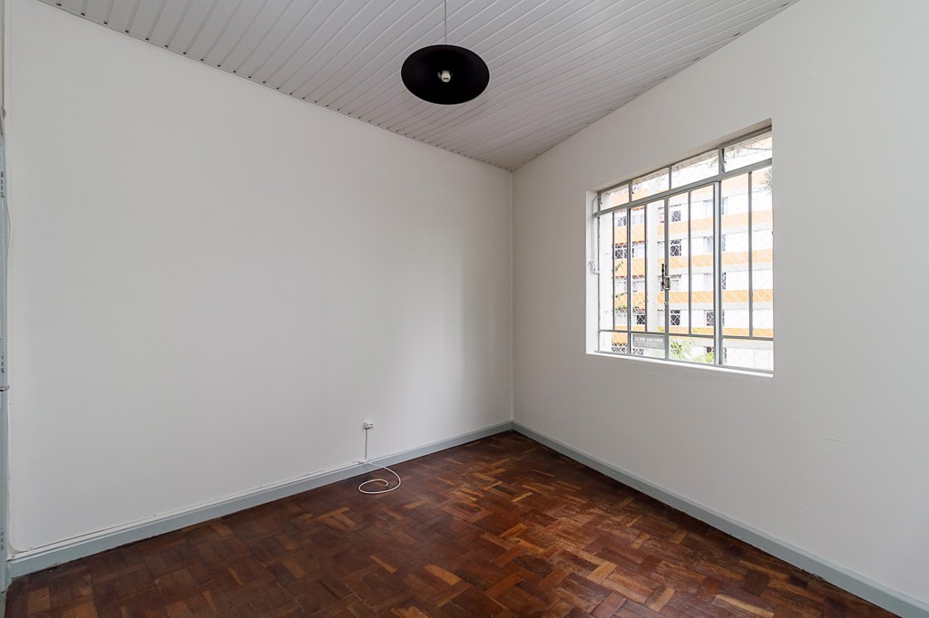 Apartamento para locacao no Centro em Curitiba com 50m² por R$ 2.200,00