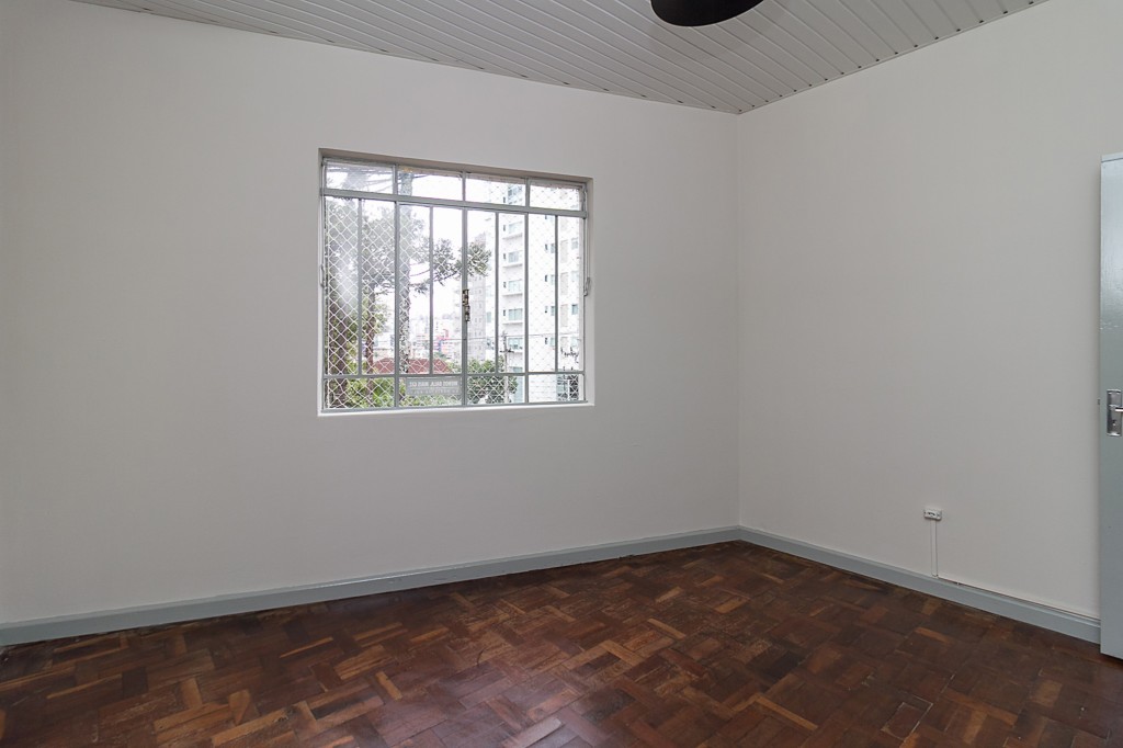 Apartamento para locacao no Centro em Curitiba com 50m² por R$ 2.200,00
