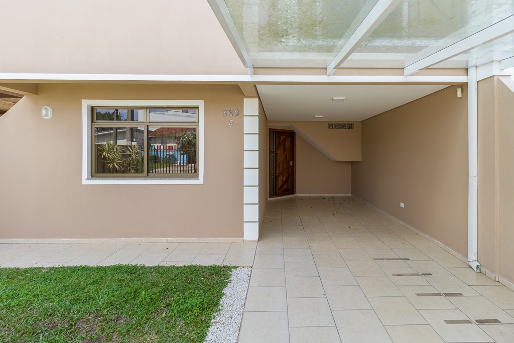 Sobrado para venda no Uberaba em Curitiba com 158,27m² por R$ 730.000,00