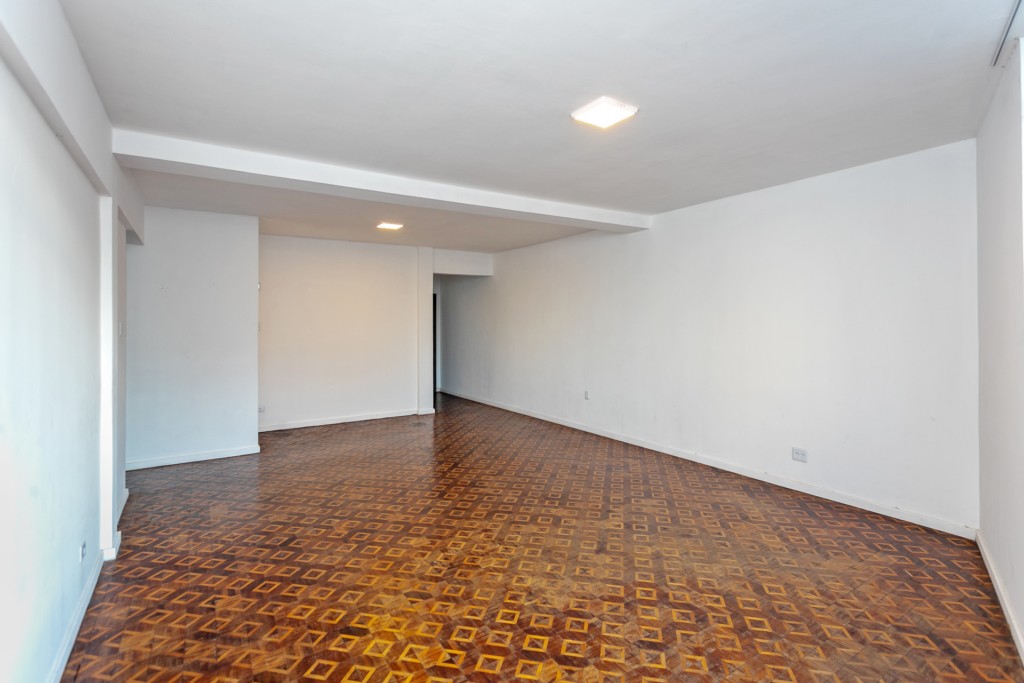 Apartamento para locacao no Centro em Curitiba com 150,85m² por R$ 2.640,00
