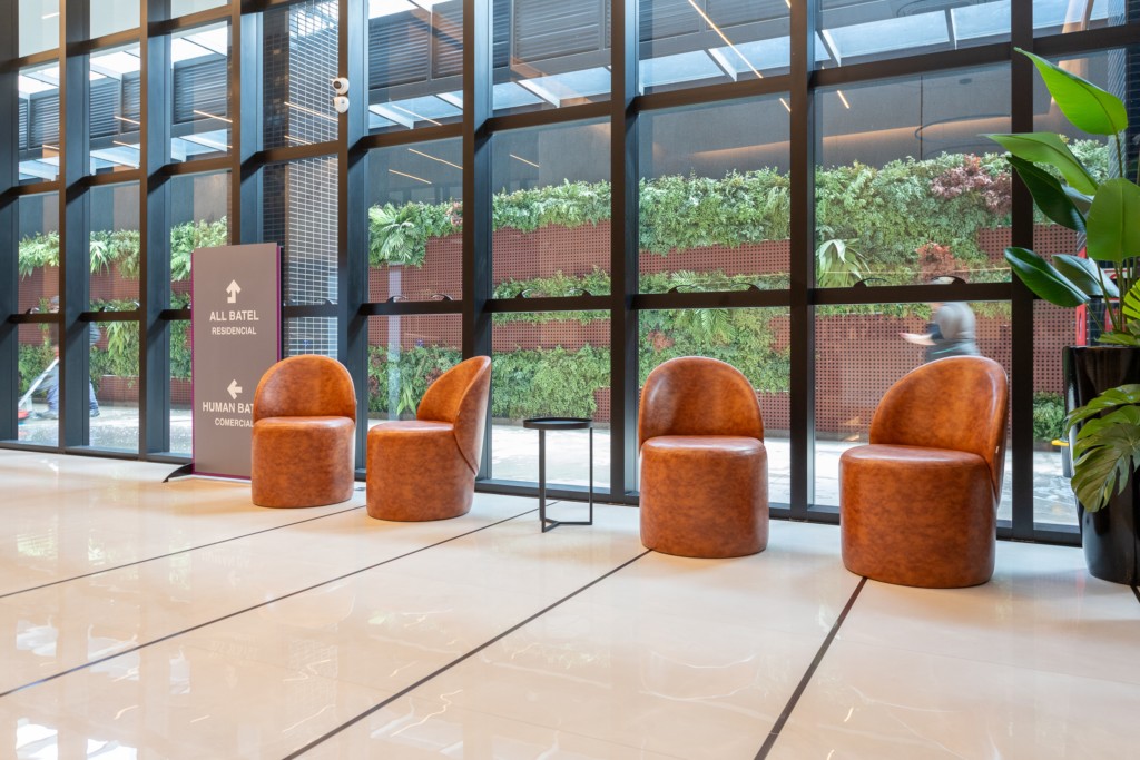 Cjto Comercial_sala para locacao no Centro em Curitiba com 62,82m² por R$ 2.750,00