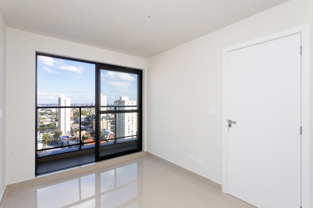 Apartamento para locacao no Centro em Curitiba com 49,42m² por R$ 2.090,00