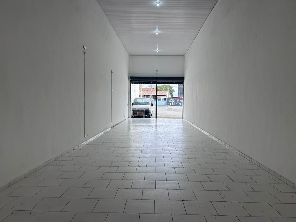 Loja para locacao no Atuba em Colombo com 121m² por R$ 4.950,00