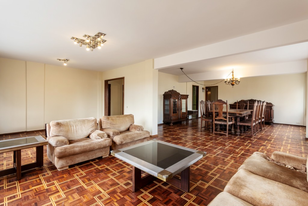 Apartamento para locacao no Batel em Curitiba com 282,99m² por R$ 5.390,00