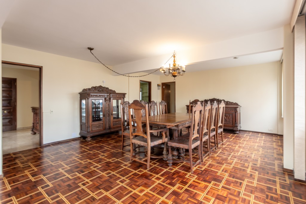 Apartamento para locacao no Batel em Curitiba com 282,99m² por R$ 5.390,00