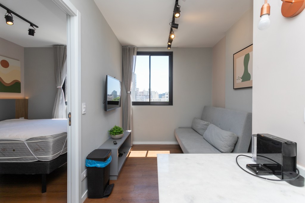 Apartamento para locacao no Centro em Curitiba com 39m² por R$ 2.310,00