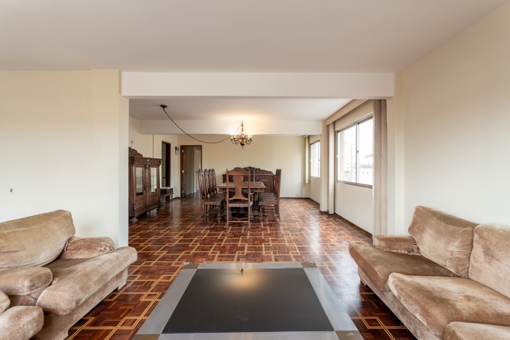 Apartamento para locacao no Centro em Curitiba com 282,99m² por R$ 5.390,00