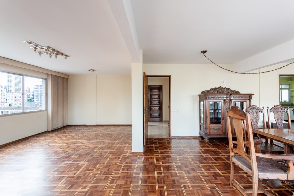 Apartamento para locacao no Centro em Curitiba com 282,99m² por R$ 5.170,00