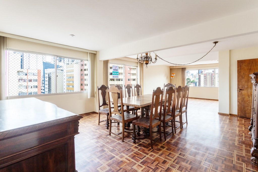 Apartamento para locacao no Centro em Curitiba com 282,99m² por R$ 5.170,00