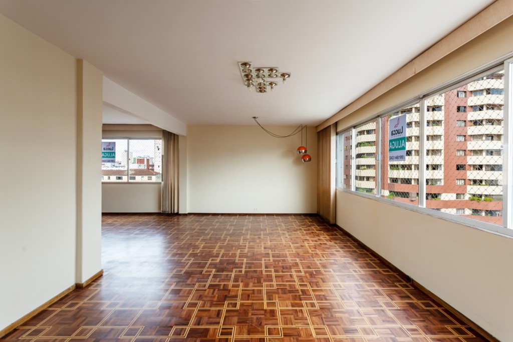 Apartamento para locacao no Centro em Curitiba com 282,99m² por R$ 5.170,00