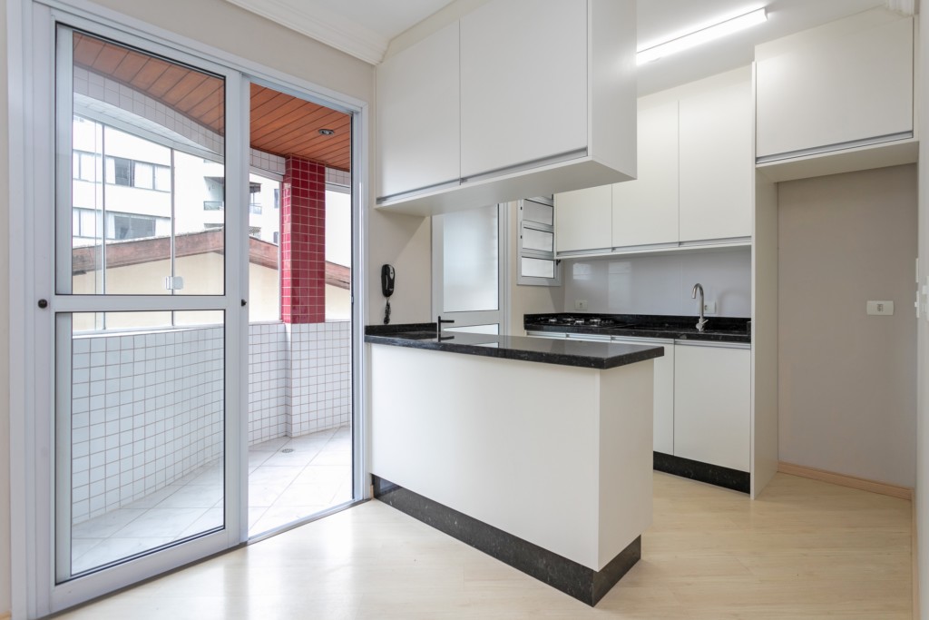 Apartamento para locacao no Batel em Curitiba com 99,94m² por R$ 3.245,00