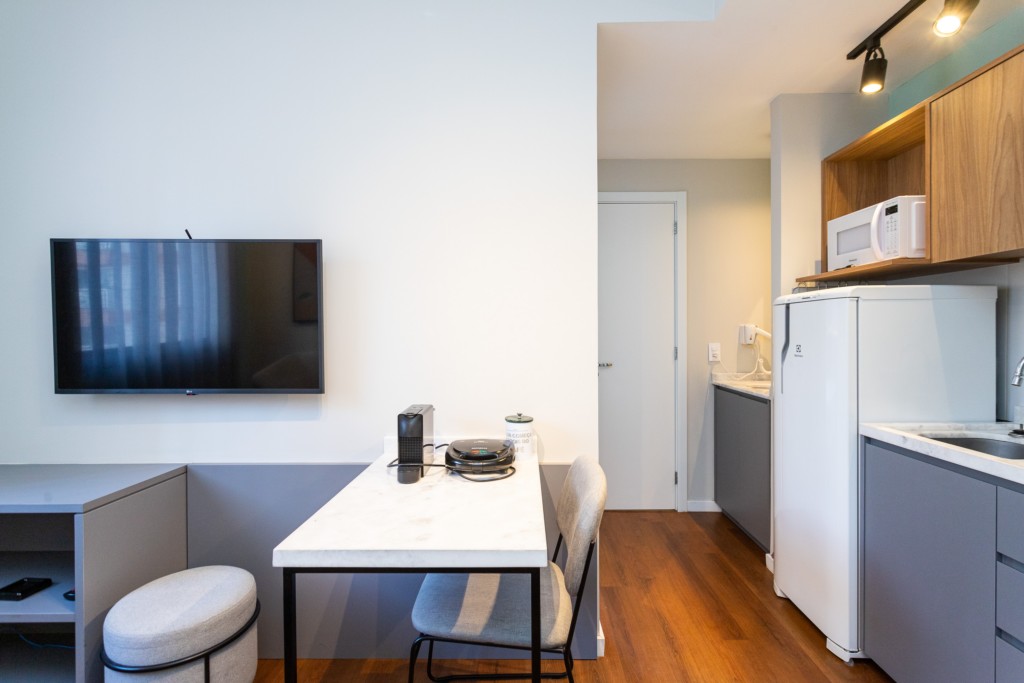 Apartamento para locacao no Centro em Curitiba com 36,18m² por R$ 2.365,00